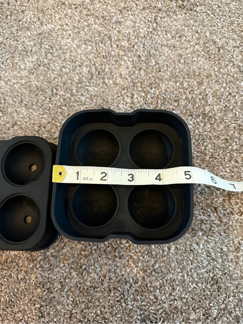 Silicone 4-Cavity Round Mold Baking or ice Tray Black